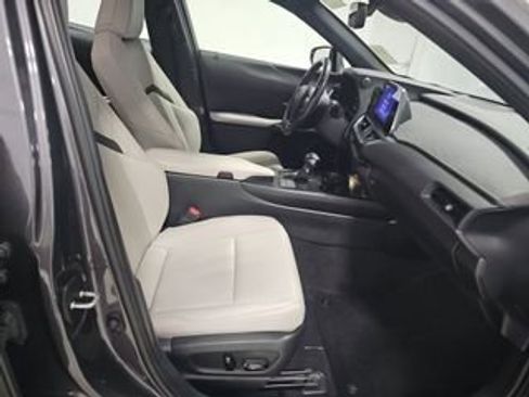 Used 2023 Lexus UX 250h F Sport w/ Accessory Package (Z2) image 8