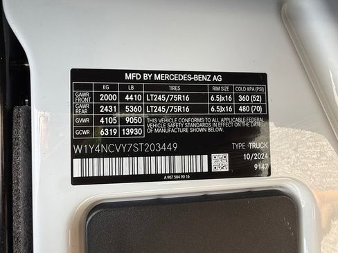 Used 2025 Mercedes-Benz Sprinter 2500 image 27