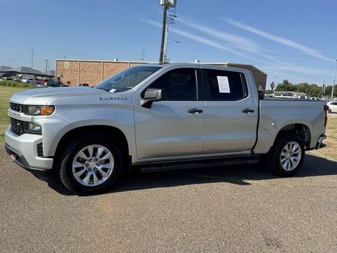 Used 2022 Chevrolet Silverado 1500 Custom image 3