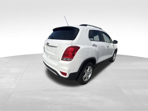 Used 2019 Chevrolet Trax LT w/ LT Convenience Package FWD image 7