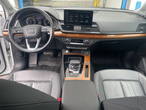 Used 2021 Audi Q5 e Premium Plus image 3