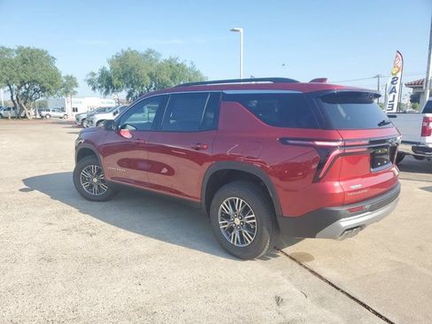 New 2026 Chevrolet Traverse LT w/ Driver Confidence Package FWD image 5