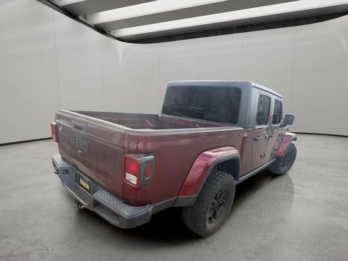 Used 2021 Jeep Gladiator Willys image 12