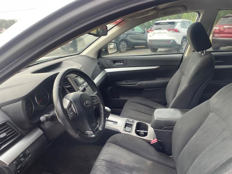 Used 2013 Subaru Outback 2.5i Premium w/ Popular Pkg 1A AWD/4WD image 8