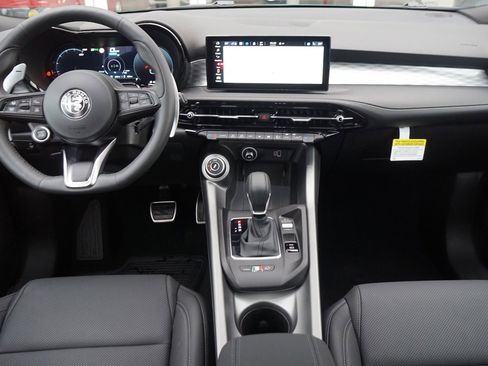 New 2024 Alfa Romeo Tonale Veloce image 2