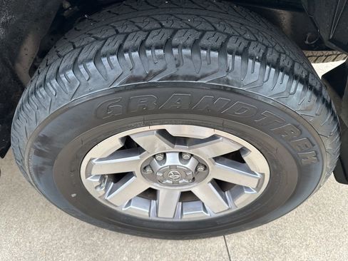 Used 2015 Toyota 4Runner Trail Premium image 22