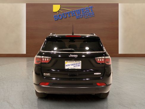 Used 2019 Jeep Compass Latitude w/ Safety & Security Group image 3