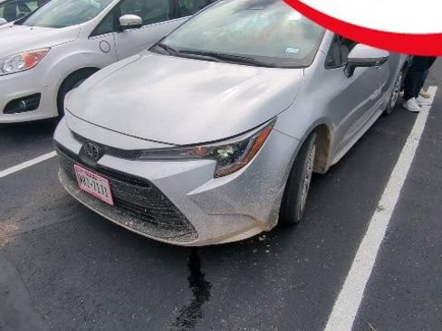 Used 2025 Toyota Corolla LE FWD image 1