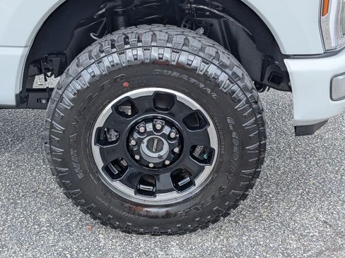 Certified 2026 Ford F250 Platinum w/ Platinum Plus Package AWD/4WD image 7