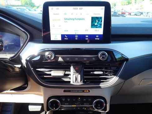 Used 2022 Ford Escape SEL w/ Technology Package AWD/4WD image 15