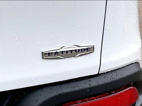 Used 2017 Jeep Cherokee Latitude image 24