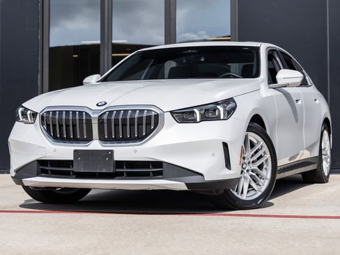 Used 2024 BMW 530i xDrive 530i xDrive image 1