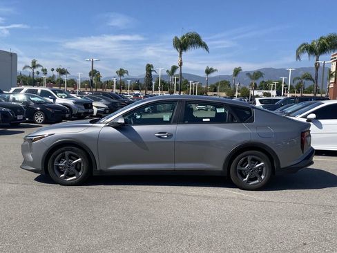 Used 2025 Kia K4 LXS image 2