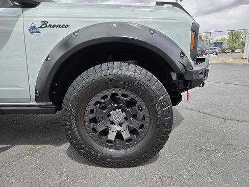 Used 2024 Ford Bronco Black Diamond AWD/4WD image 9