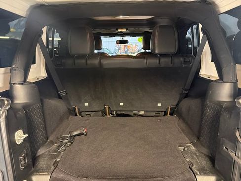 Used 2018 Jeep Wrangler Unlimited Rubicon w/ Cold Weather Group AWD/4WD image 8