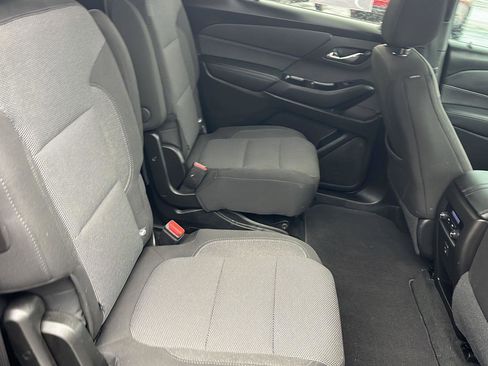 Used 2023 Chevrolet Traverse LT image 25