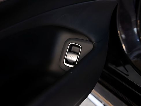 Used 2022 Mercedes-Benz S 580 4MATIC Sedan w/ AMG Line Package image 41