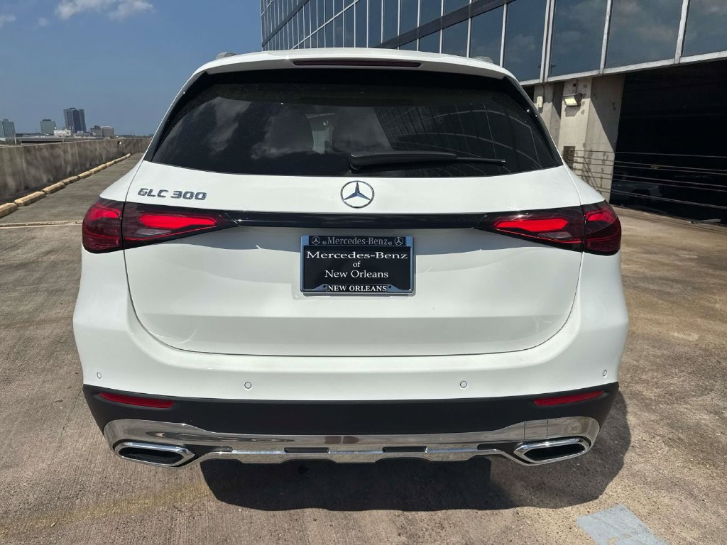 Used 2026 Mercedes-Benz GLC 300 image 4
