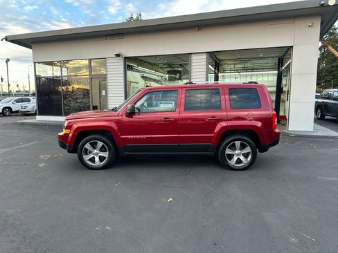Used 2017 Jeep Patriot High Altitude image 8