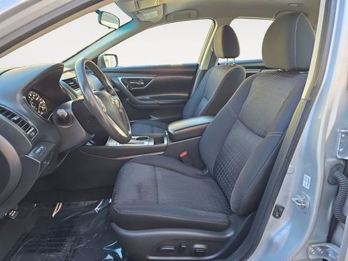 Used 2017 Nissan Altima 2.5 SV image 9