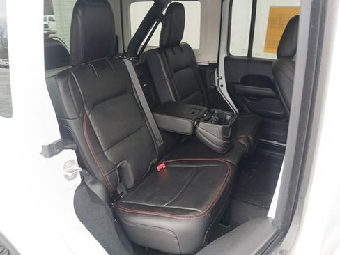 Used 2023 Jeep Wrangler Unlimited Rubicon w/ Steel Bumper Group image 32