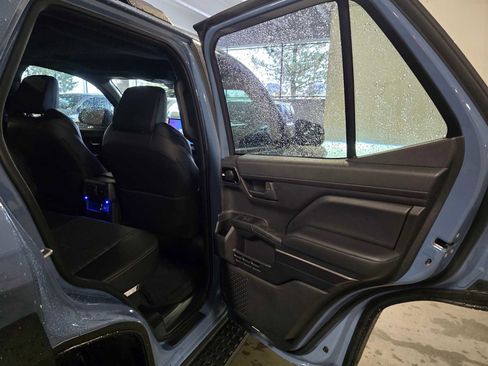 Certified 2025 Toyota 4Runner TRD Off-Road Premium image 14