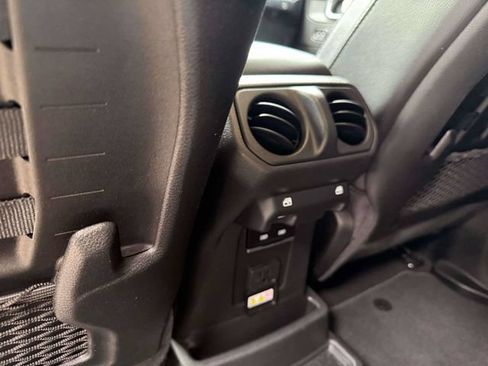Used 2021 Jeep Wrangler Unlimited Rubicon w/ Uconnect 4C Nav & Sound Group AWD/4WD image 16