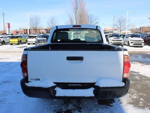 Used 2014 Toyota Tacoma 2WD Regular Cab image 8