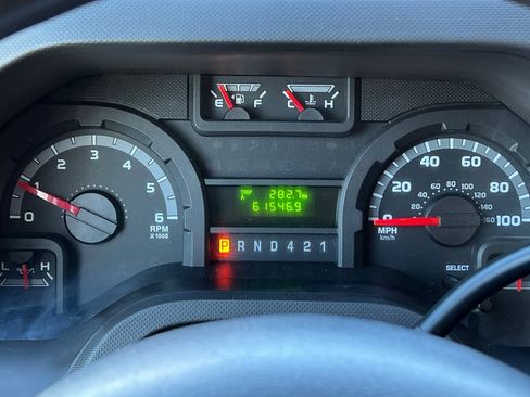 Used 2018 Ford E-450 and Econoline 450 Super Duty w/ Exterior Upgrade Package image 19