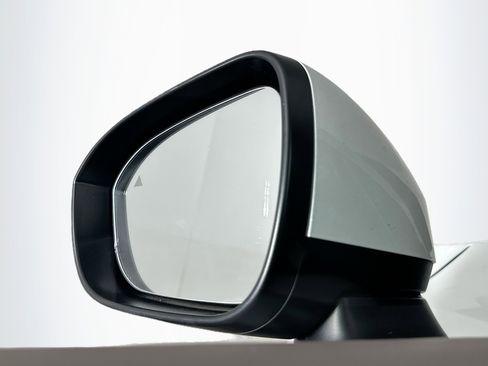 Used 2025 Nissan Rogue SV FWD image 16