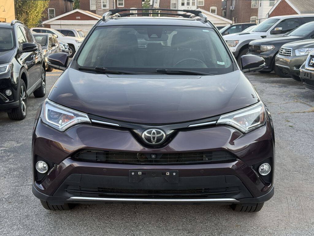 Used 2018 Toyota RAV4 Limited w/ Advanced Technology Package FWD image 2