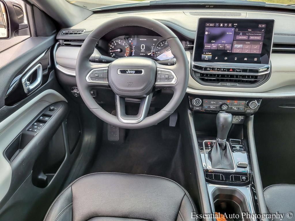 Used 2025 Jeep Compass Limited AWD/4WD image 25