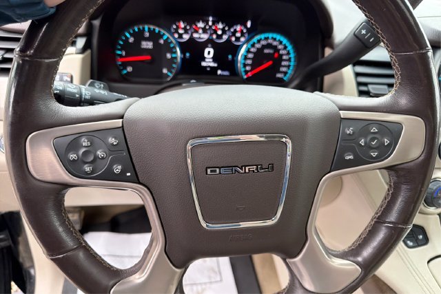 Used 2018 GMC Yukon Denali w/ Denali Ultimate Package AWD/4WD image 16