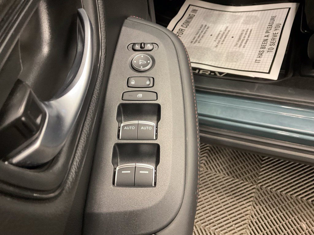 Used 2025 Honda HR-V Sport image 12