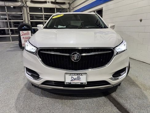 Used 2021 Buick Enclave Essence image 3