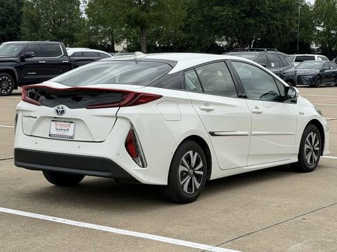 Used 2018 Toyota Prius Prime Advanced FWD image 4