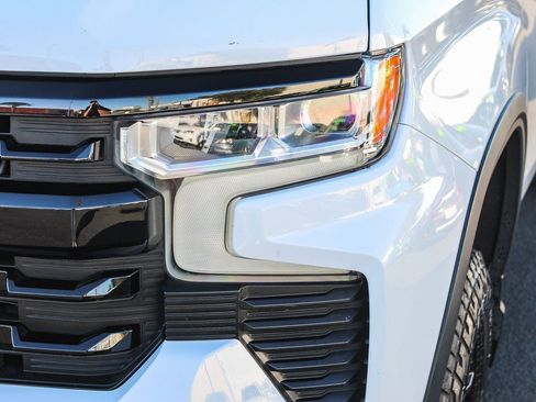 Used 2022 Chevrolet Silverado 1500 LT Trail Boss w/ Convenience Package II image 5