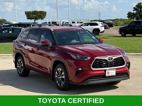 Certified 2026 Toyota Highlander XLE AWD/4WD image 8