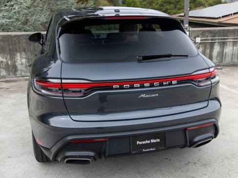 Certified 2023 Porsche Macan AWD/4WD image 22