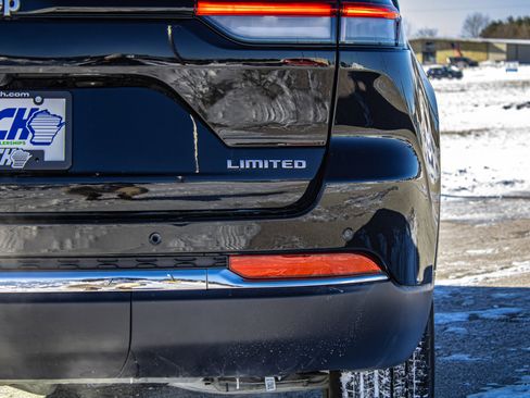 Used 2024 Jeep Grand Cherokee Limited image 12