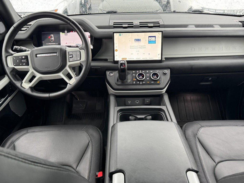 Used 2024 Land Rover Defender 130 X-Dynamic SE AWD/4WD image 13