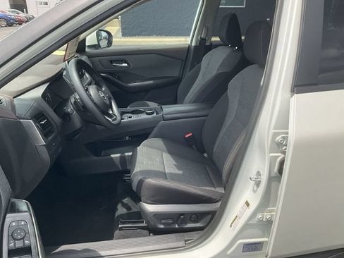Used 2023 Nissan Rogue SV AWD/4WD image 11