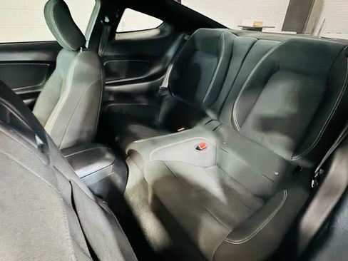 Used 2018 Ford Mustang Coupe image 10