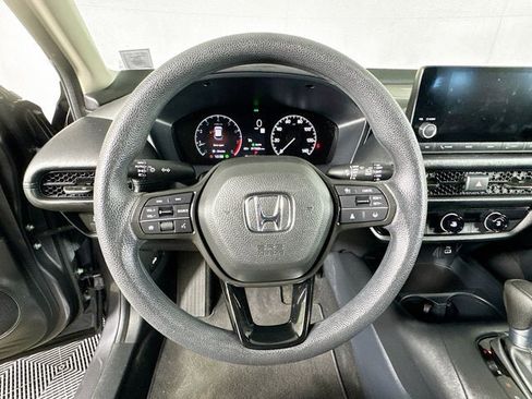 Used 2023 Honda HR-V LX image 10