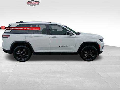 Used 2023 Jeep Grand Cherokee Limited w/ Luxury Tech Group II AWD/4WD image 2