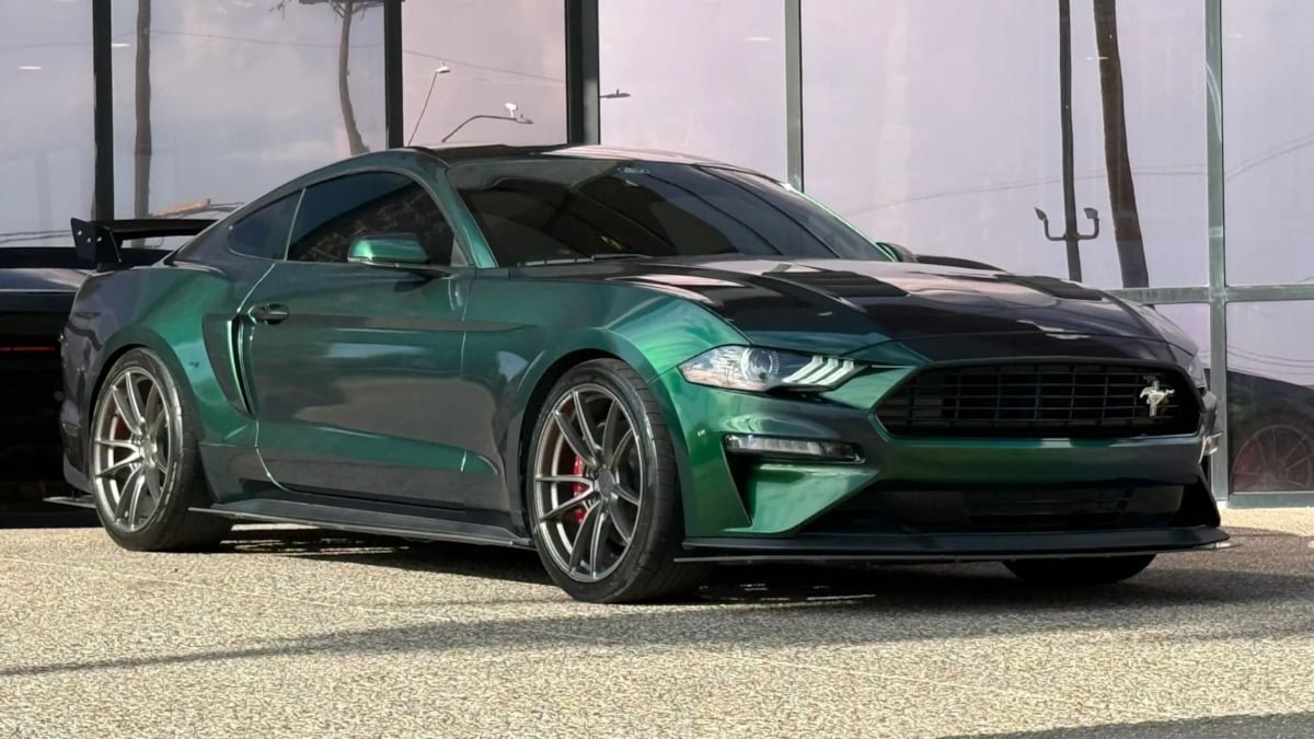 Used 2021 Ford Mustang GT Premium w/ Equipment Group 401A RWD image 17