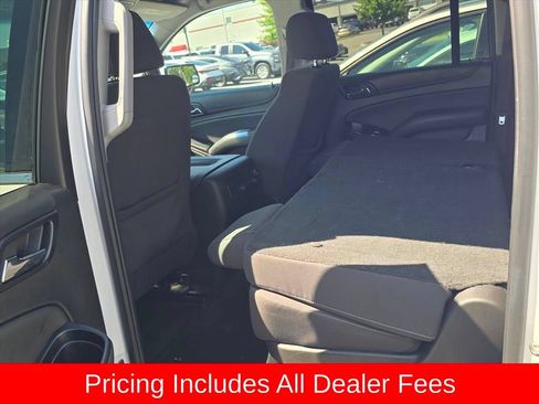 Used 2016 Chevrolet Suburban LS RWD image 4
