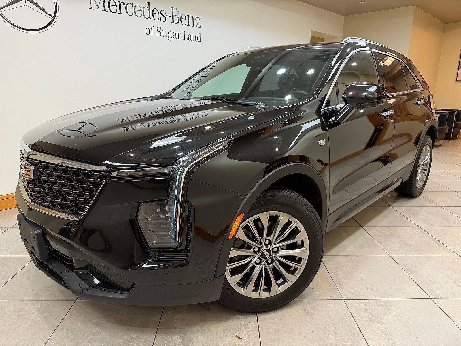 Used 2025 Cadillac XT4 Premium Luxury AWD/4WD image 1