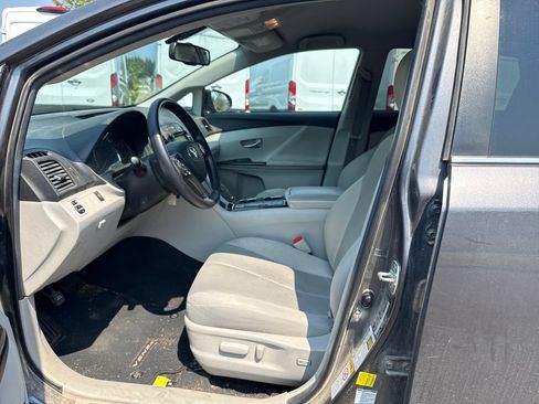 Used 2014 Toyota Venza LE AWD/4WD image 4