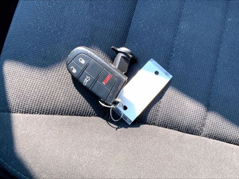 Used 2014 Dodge Charger SE RWD image 15